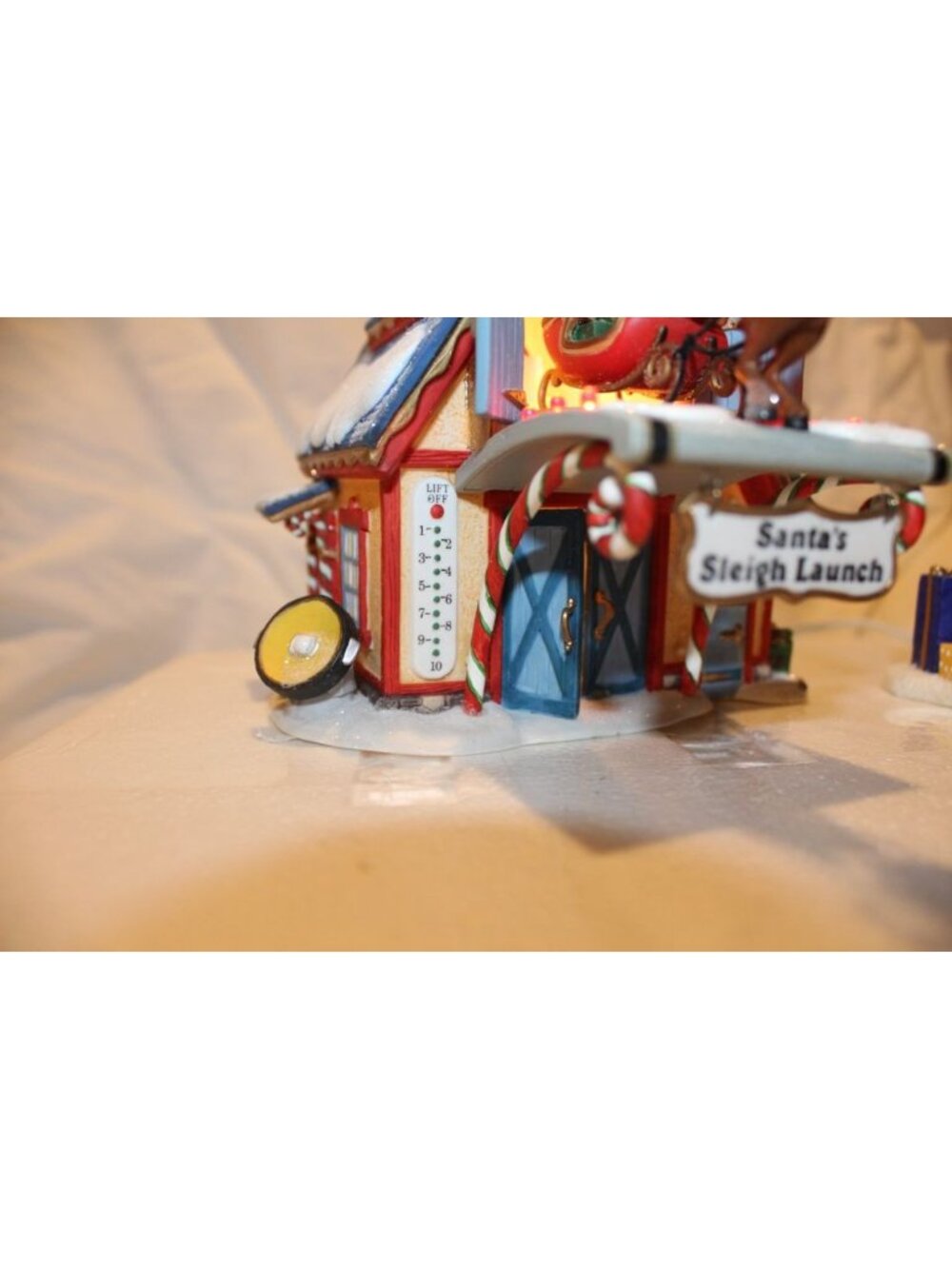 Dept 56 North Pole - Santa's Sleight Launch Gift Set - Picture 9 of 11